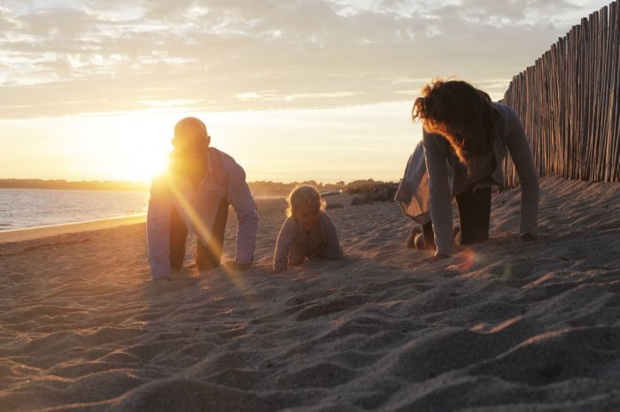 Séance photo de famille à la plage de Penvins